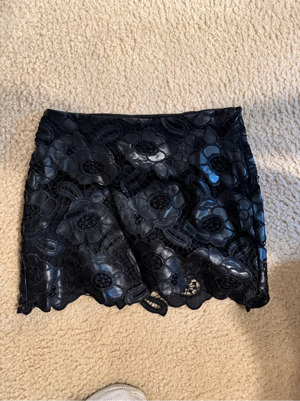 Forever 21 Black Floral Lace Mini Shorts - small